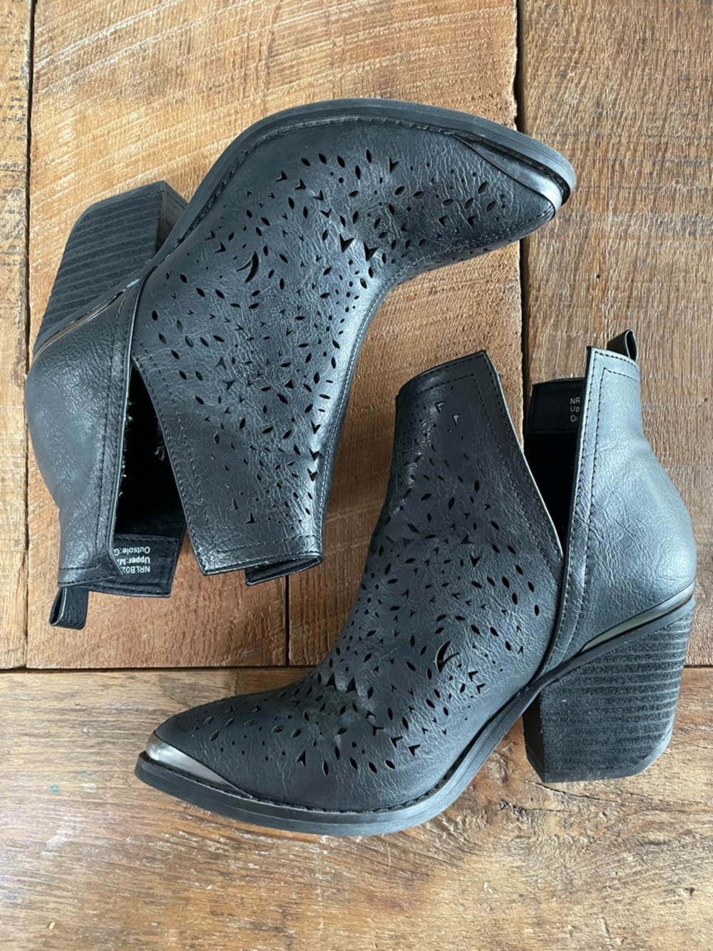 Women’s Not Rated For My Gals Black Western Cut Out Ankle Boots 8